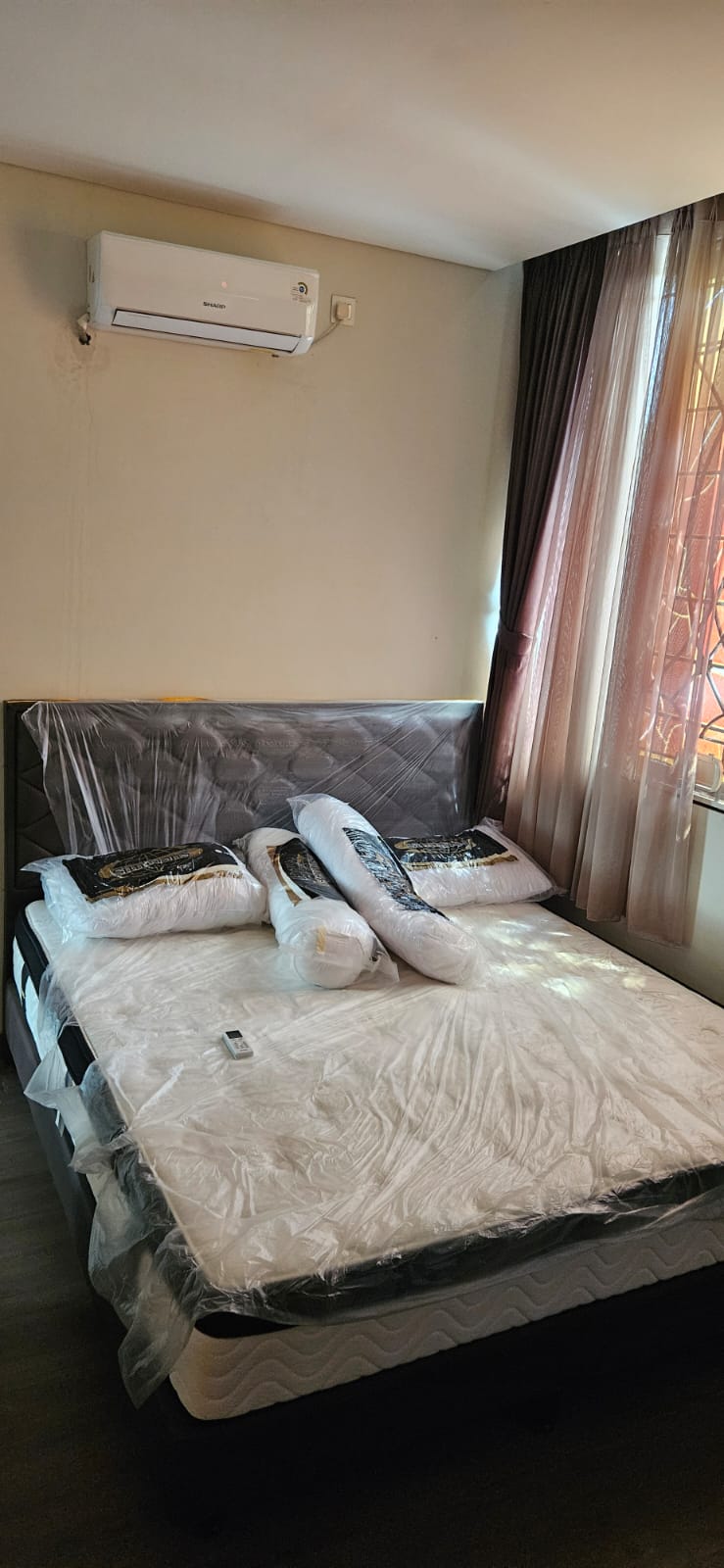Rumah Disewakan di Cluster The Patio Lippo Cikarang